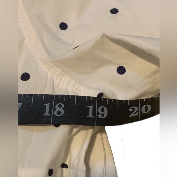 EUC W/ Tags Old Navy White Button Down Shirt Large - Picture 4 of 5